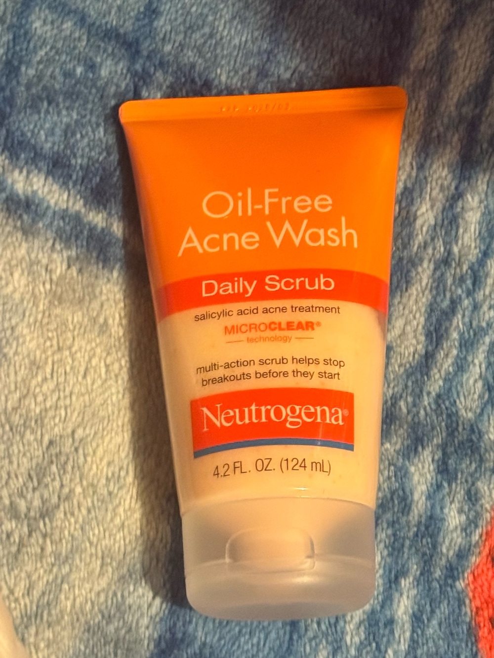Neutrogena Orange and White Oil-Free Acne Wash Daily Scrub